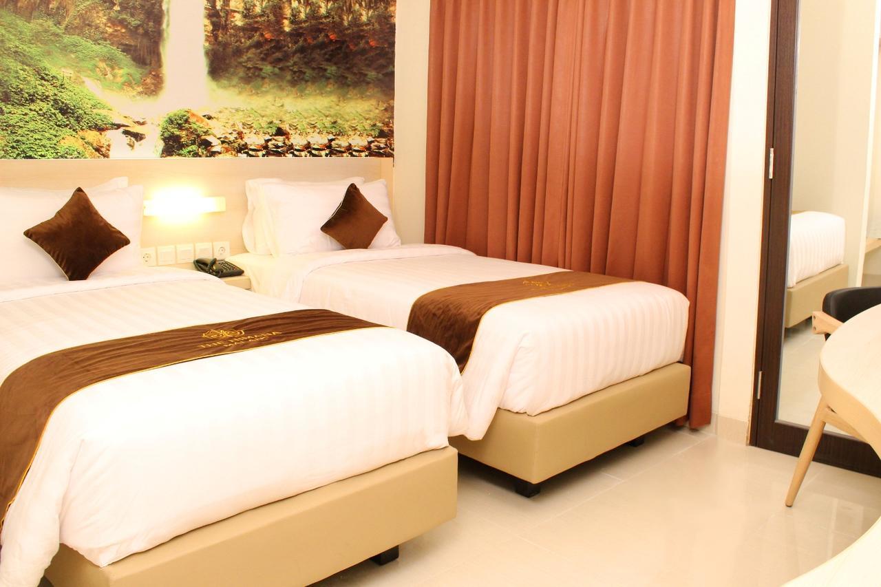 The Himana Malang Hotel Exterior photo
